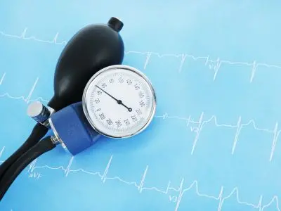 Pomoc pri nízkom krvnom tlaku - príčiny, prejavy a liečba