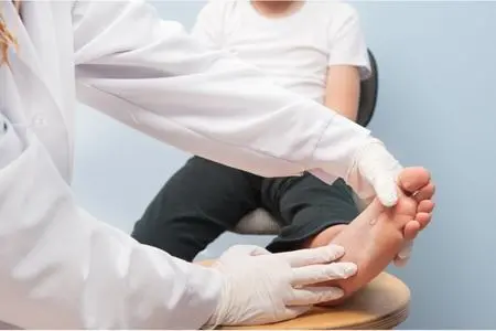 Ako účinne odstrániť bradavice a kurie oká? | MEDIKAMENT