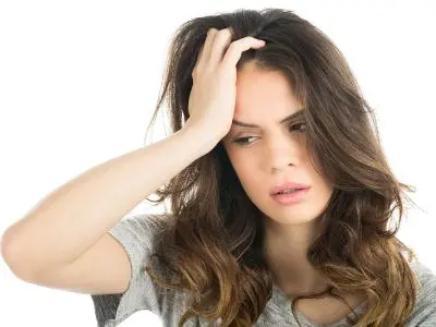 Silná a pulzujúca bolesť hlavy? Čo pomáha?